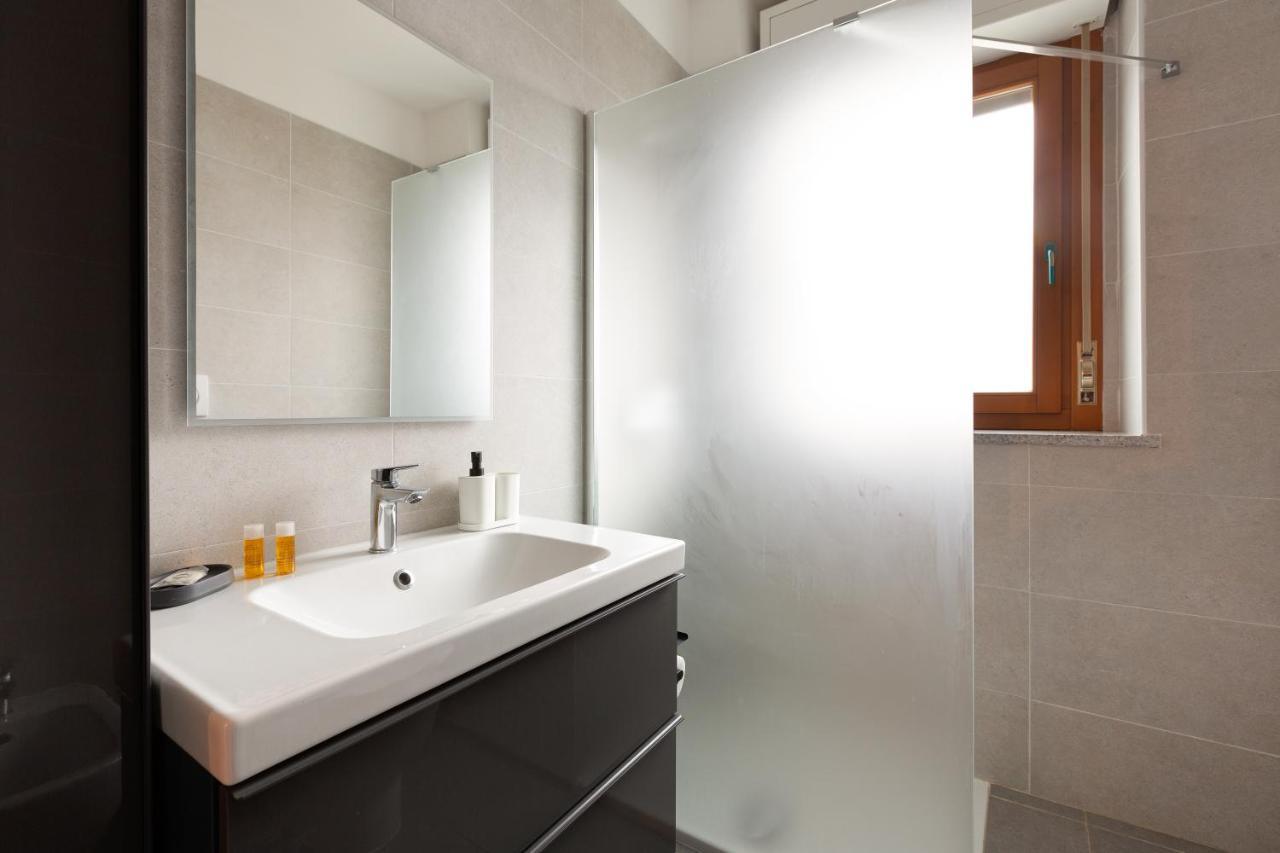 Milan Comfy Apartment X3 - With Balcony Ngoại thất bức ảnh