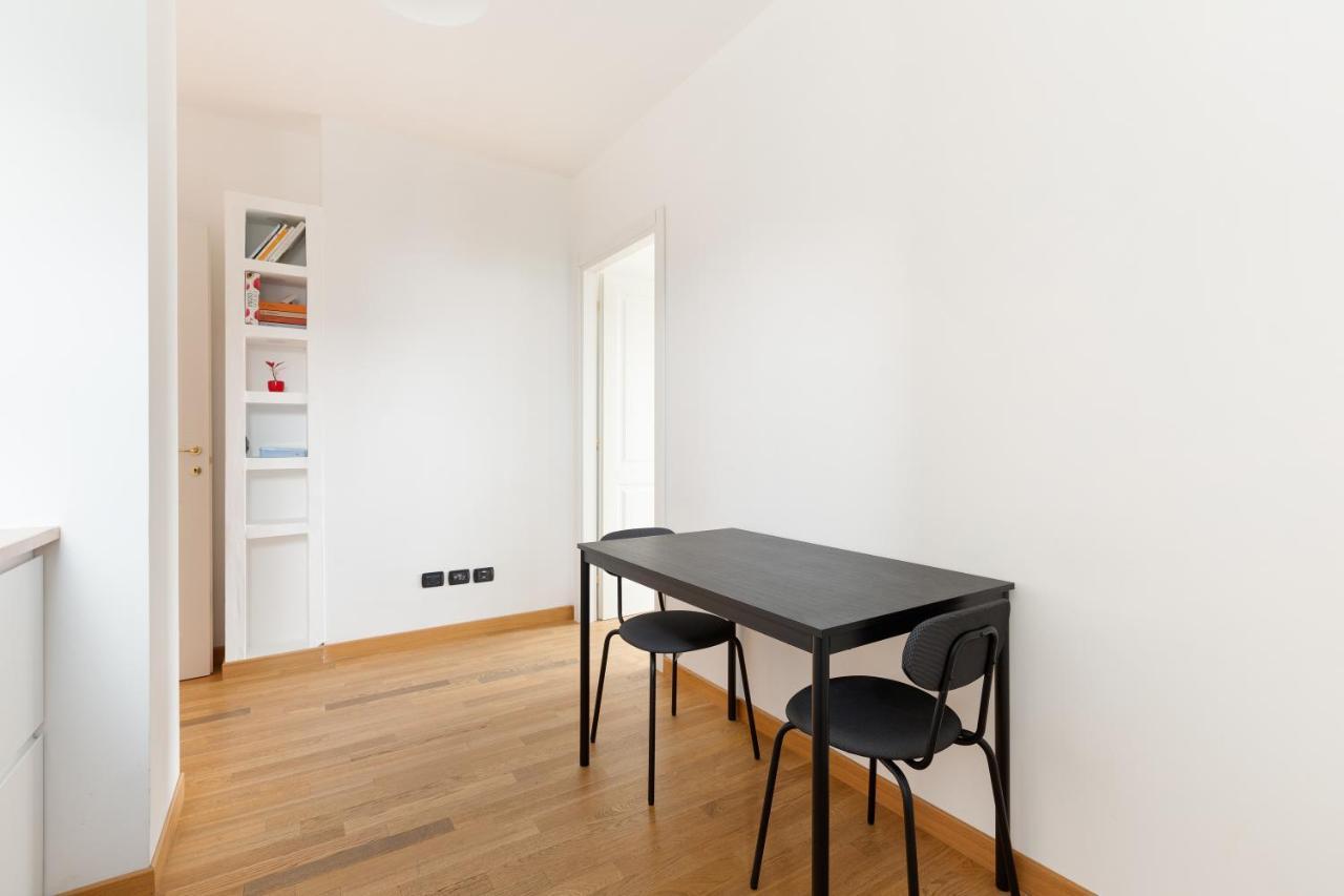 Milan Comfy Apartment X3 - With Balcony Ngoại thất bức ảnh