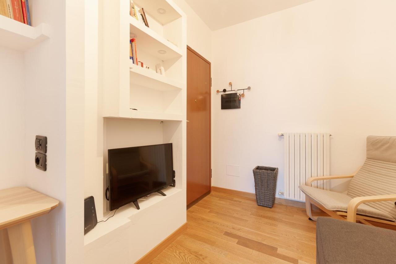 Milan Comfy Apartment X3 - With Balcony Ngoại thất bức ảnh
