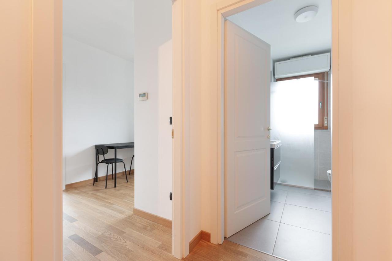 Milan Comfy Apartment X3 - With Balcony Ngoại thất bức ảnh